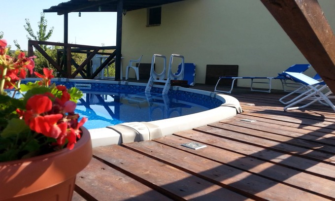 Castilenti Cabaña | Una cabaña restaurada con amor con piscina privada aislada