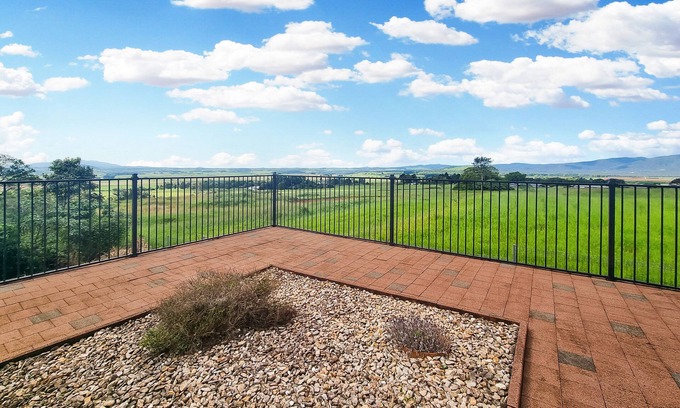 Atherton Casa | A picturesque 3 bedroom house with splendid views