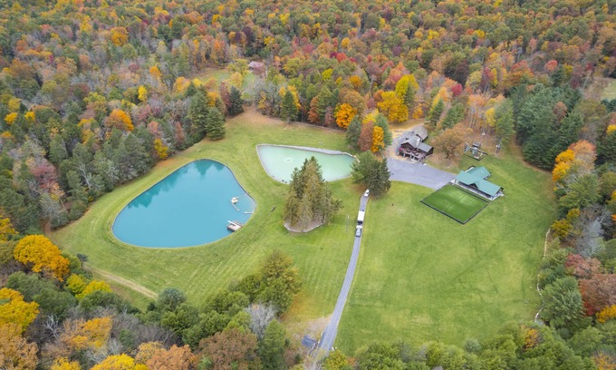 Laurelton Cabina | A quiet, outback setting, nestled in the mountains of Snyder County