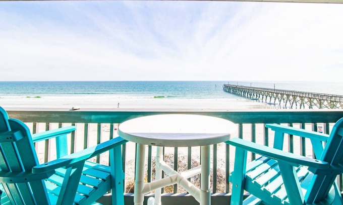 Ash Condominio | A Sunrise Suite at Cherry Grove