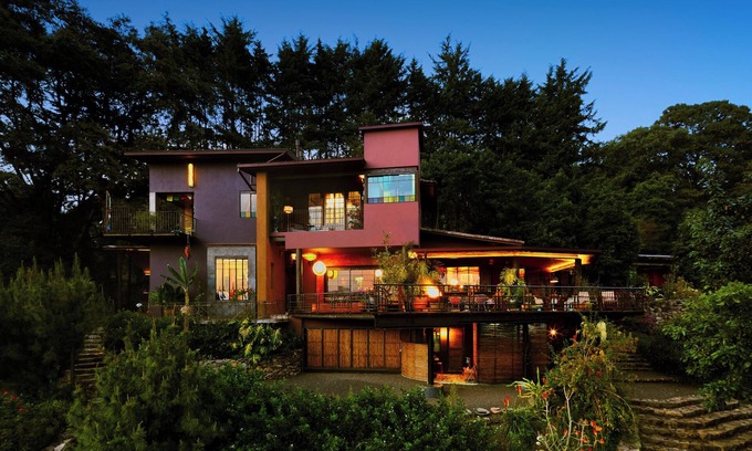 Valle de Bravo Casa | AAV | La Casa Prieta—Obra maestra con vistas arte.