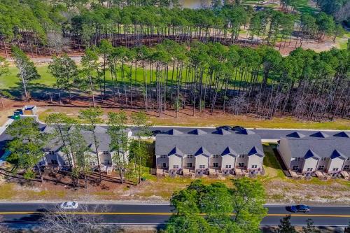 Southern Pines Casa | Aberdeen Townhome in Southern Pines Golf Club!