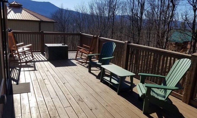 Gatlinburg Chalet De Esquí | Above it All, New Hot Tub - luxury and nature.