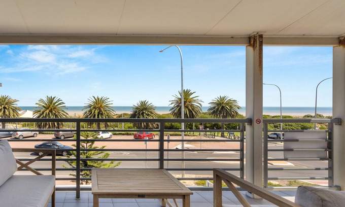 Semaphore Casa | Absolute Beach Front Home With Sea Views