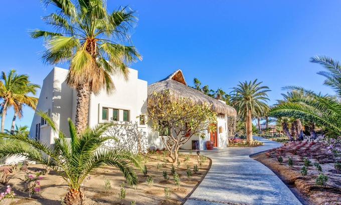 Ensenada Los Muertos Villa | Abuelo: Premium Oceanfront 2-bed, 2-bath villa with private