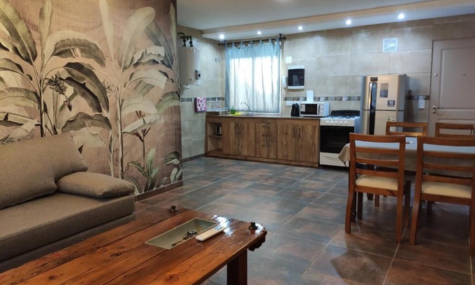 José C. Paz Apartamento | Acogedor departamento tropical