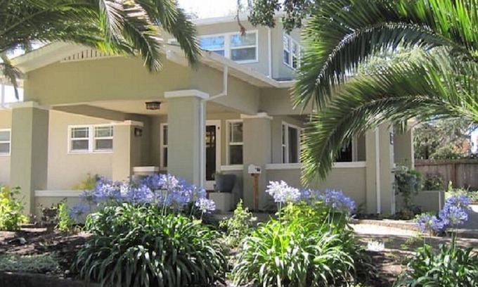 Sebastopol Casa | Across from The Barlow/Wine country