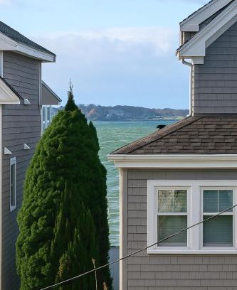 Swampscott Apartamento | Adam's apartment Modern 3BR 2BA Free Parking by Swampscott Beach By Amana Green realty