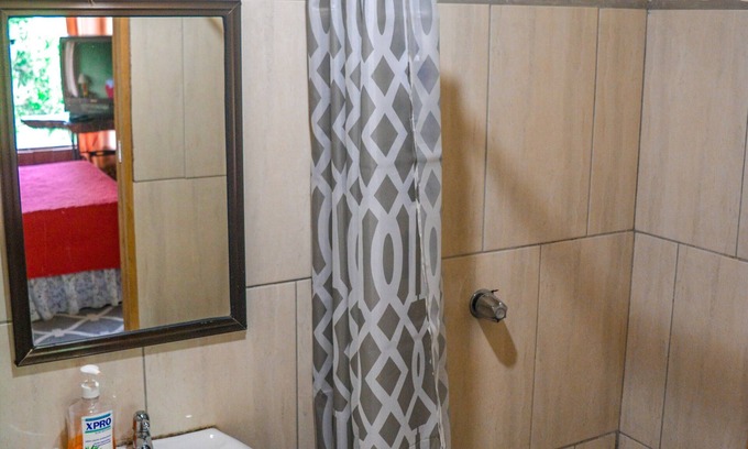 Sarchí norte Casa | Adela's Lodge