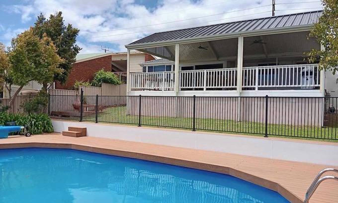 Seaview Downs Casa | ADELAIDE SUNSET POOL HIDEAWAY | Coastal Views, Pool, Beach, Pet Friendly!