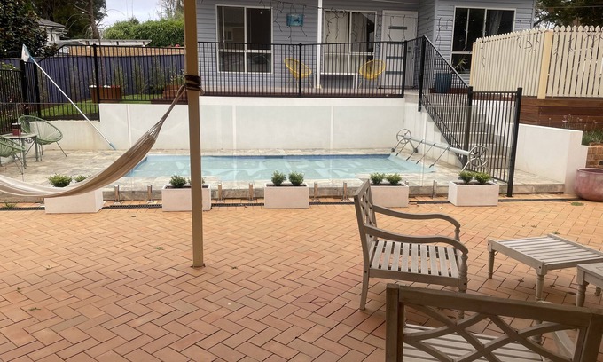 Bouvet Island Cabaña | Adorable 2bdrm guesthouse with pool access - No smoking
