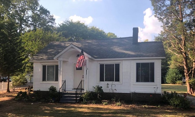 Belmont Casa | Adorable cabaña en Belmont