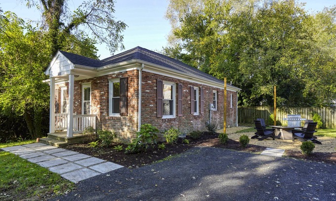 Queen Anne Casa | Adorable two-bedroom retreat close to Easton, Denton, Centreville
