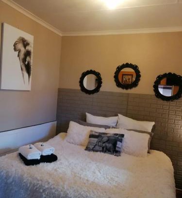 Stilfontein Casa | African Elephant's Den