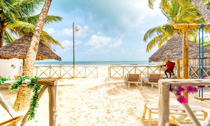 Bwejuu Beach Casa | African Paradise Beach Hotel