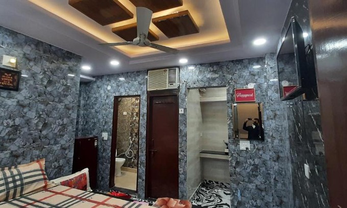 Lajpat Nagar Apartamento | Aggarwal hotels & guest houses lajpat nagar luxury stay in independent flats with attached kitchen washroom and balcony cal 92121 ,74700