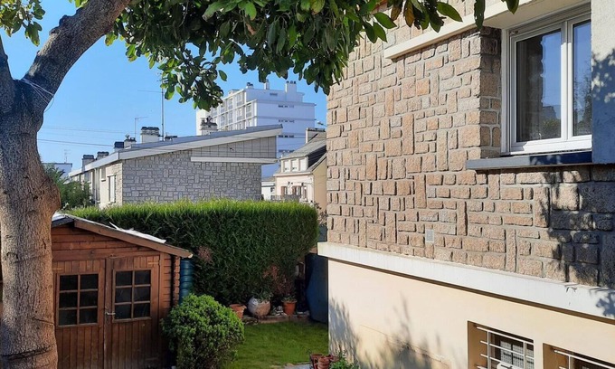 Lorient Casa | Agréable Maison de Ville, Située Quartier Carnel