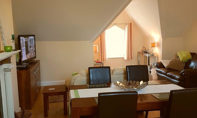 Carrickfergus Apartamento | Ahoy2 es un precioso apartamento de 15 minutos de Belfast, con vistas al mar. Wi-Fi gratis