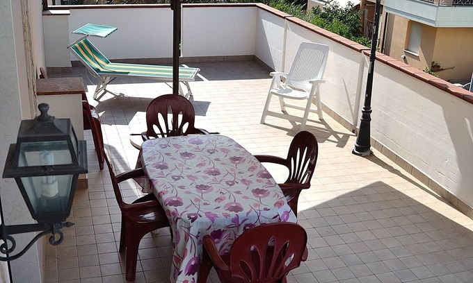 Roseto degli Abruzzi Apartamento | Aire acondicionado, wifi y internet de pared, a 150 metros del mar, a 450 metros del centro.