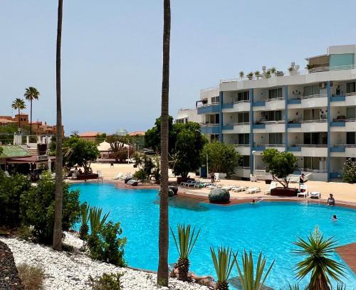 San Miguel de Abona Apartamento | Air conditioning, private parking and fully equipped Kitchen in hotel room in Golf del Sur, Tenerife