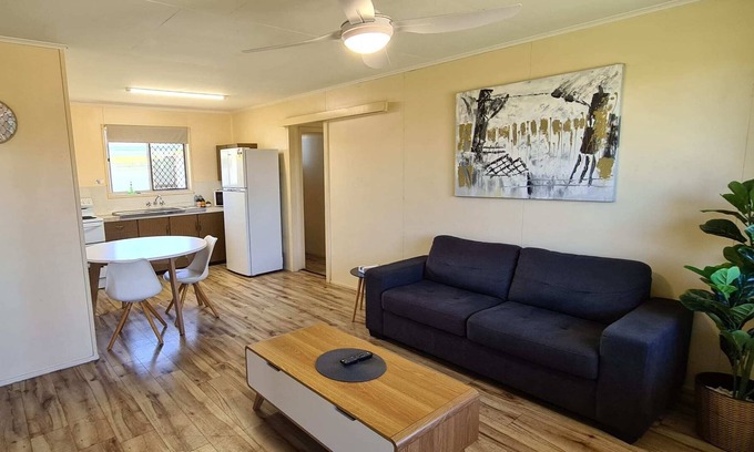 Norville Apartamento | ⚽ Aircon Unit short walk away to ATW Sports Club 🍻