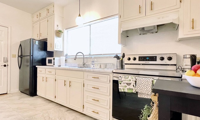 Roosevelt Park Casa | ★Airy★2 bed 1 bath home in the heart of San Jose