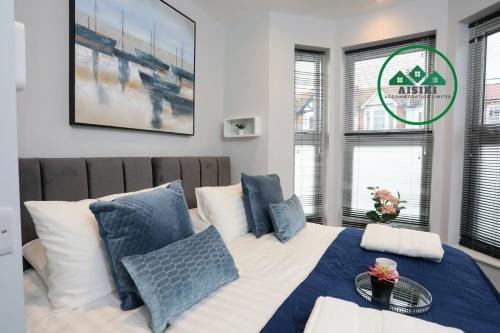 North Finchley Apartamento | Aisiki Apartments at Stanhope Road, North Finchley, Airconditioned Multiple 2 or 3-Bedroom, Pet-Friendly Duplex Flats, King or Twin Beds with Free Wi-Fi