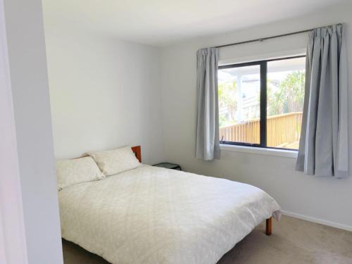 Fairview Heights Villa | Albany House Auckland An entire independent house with Free Parking Free Wifi Free Coffee Free Tea