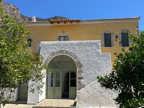 Leonidio Casa | Alexander House 2