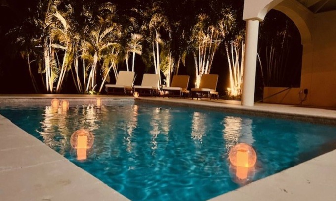 Estate Salt River Apartamento | All new King suite on the North Shore with access to marketplace and pool