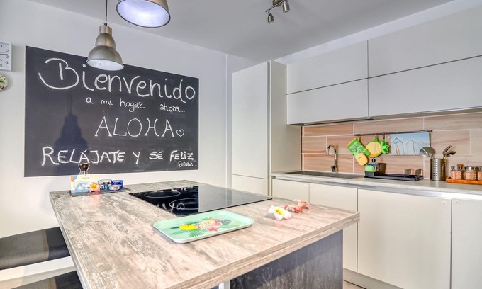 Los Abrigos Apartamento | Aloha Home