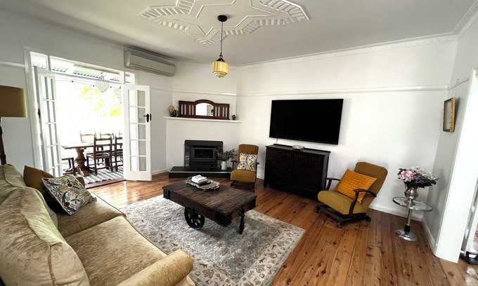 Mullamuddy Cabaña | 'Alora' Charming 3-bedroom cottage in a serene setting.