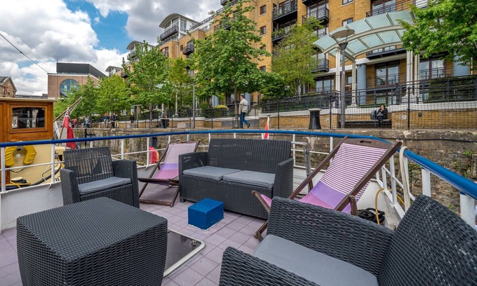Tower Hill Apartamento | ALTIDO Graceful 2-bed Dutch barge near Tower Bridge