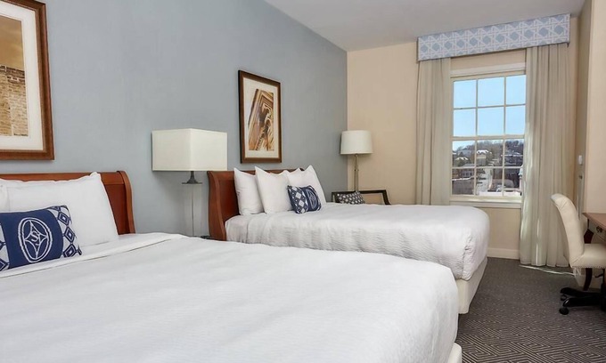 Staunton Casa | Always a Great Idea To Unwind! 4 Family-friendly Units, Pets Allowed