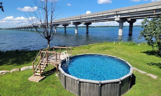 Saint-Timothee Casa | Amazing waterfront