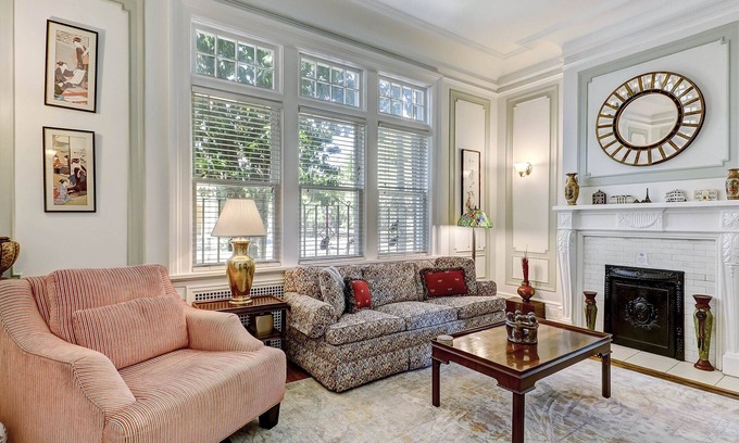 Thomas Square Apartamento | Amazing 1 Bed in Starland, Heated Pool Access