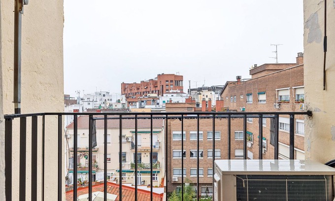 Ciudad Jardin Apartamento | Amazing Chamartin 2BR