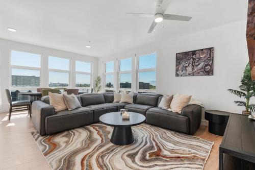 Downtown Salt Lake City Apartamento | Amazing Deluxe 2BR Pool Gym Htub