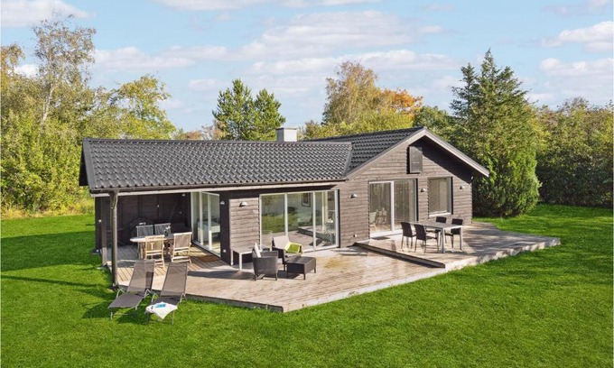 Hojslev Casa | Amazing Home In Højslev With Kitchen