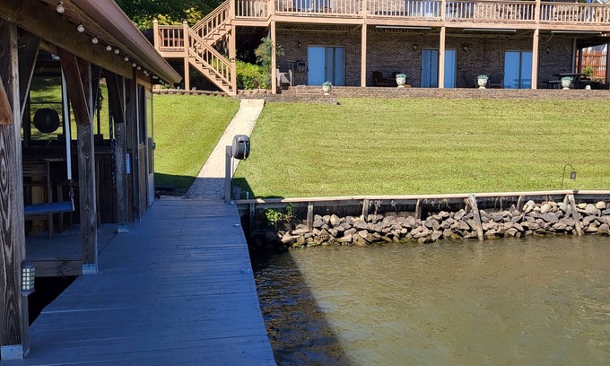 Lake Oconee Casa | Amazing Home in Eatonton