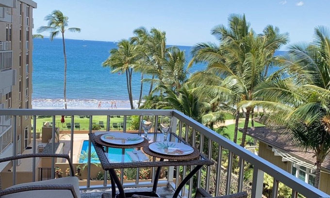Kihei Condominio | AMAZING HOTEL ZONED BEACH FRONT CONDO ON SUGAR BEACH. RESERVE WITH CONFIDENCE!