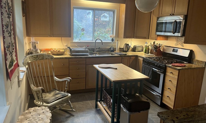 Belfast Casa | Amazing house in the forest; 10 minutes to Belfast