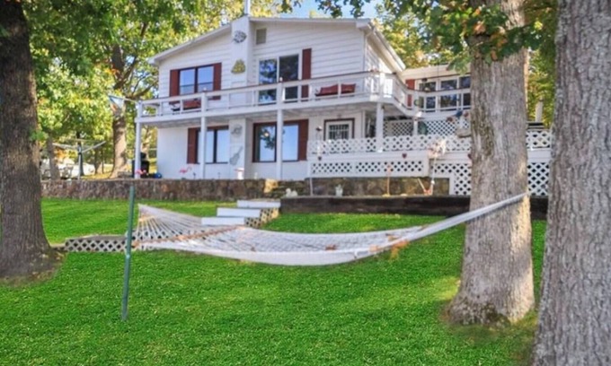 Gravois Mills Casa | Amazing Lake Experiences! Private Hot Tub, Aamazing Dock, Firepit & Two Layers of Decks