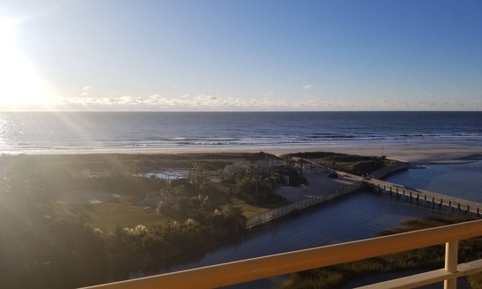 Myrtle Beach Complejo | Amazing Ocean Front Condo with Stunning Views! Veterans/First Responder Discount