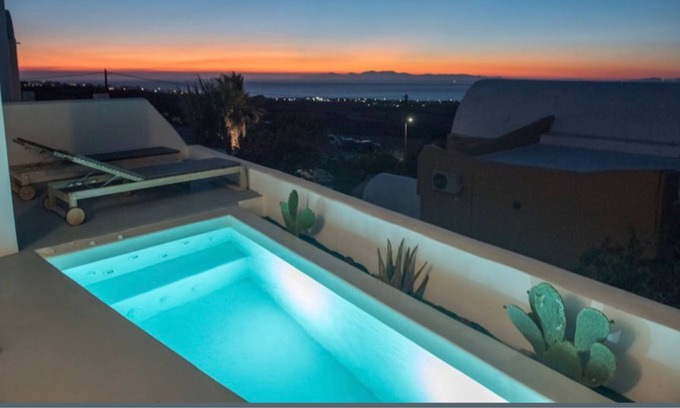 Finikia Villa | Amazing View Finikia Oia Villa