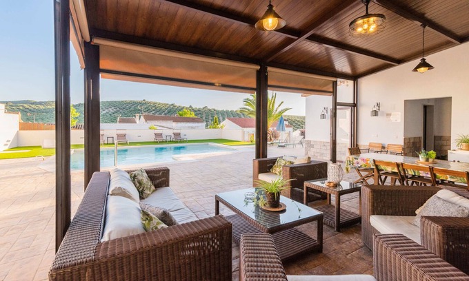 Rute Villa | Villa en el sur de Córdoba: ¡En el centro de Andalucía!