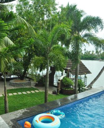 Kuzhuppilly Casa | Ambadi's villa -Lake view resort