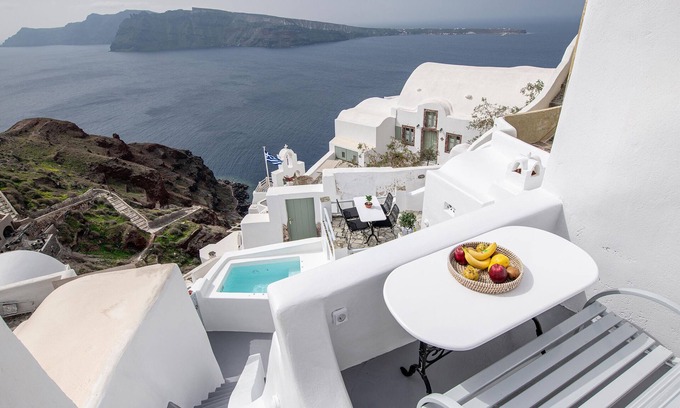Oia Villa | Ambi Villas Santorini