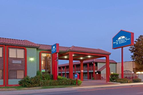 Bakersfield Hotel | America's Best Value Inn & Suites Bakersfield Central