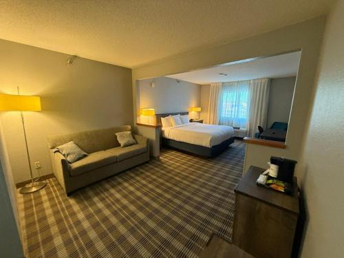 Minot Hotel | AmericInn by Wyndham Minot